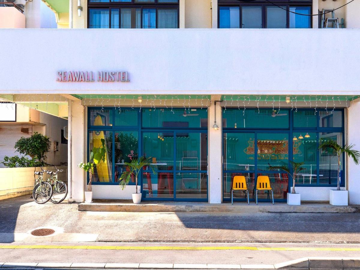 Seawall Hostel Chatan Bagian luar foto