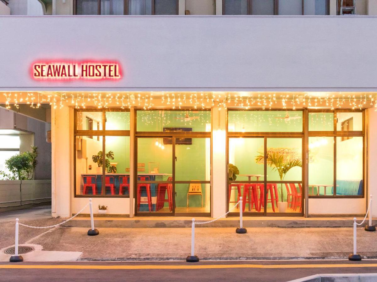 Seawall Hostel Chatan Bagian luar foto