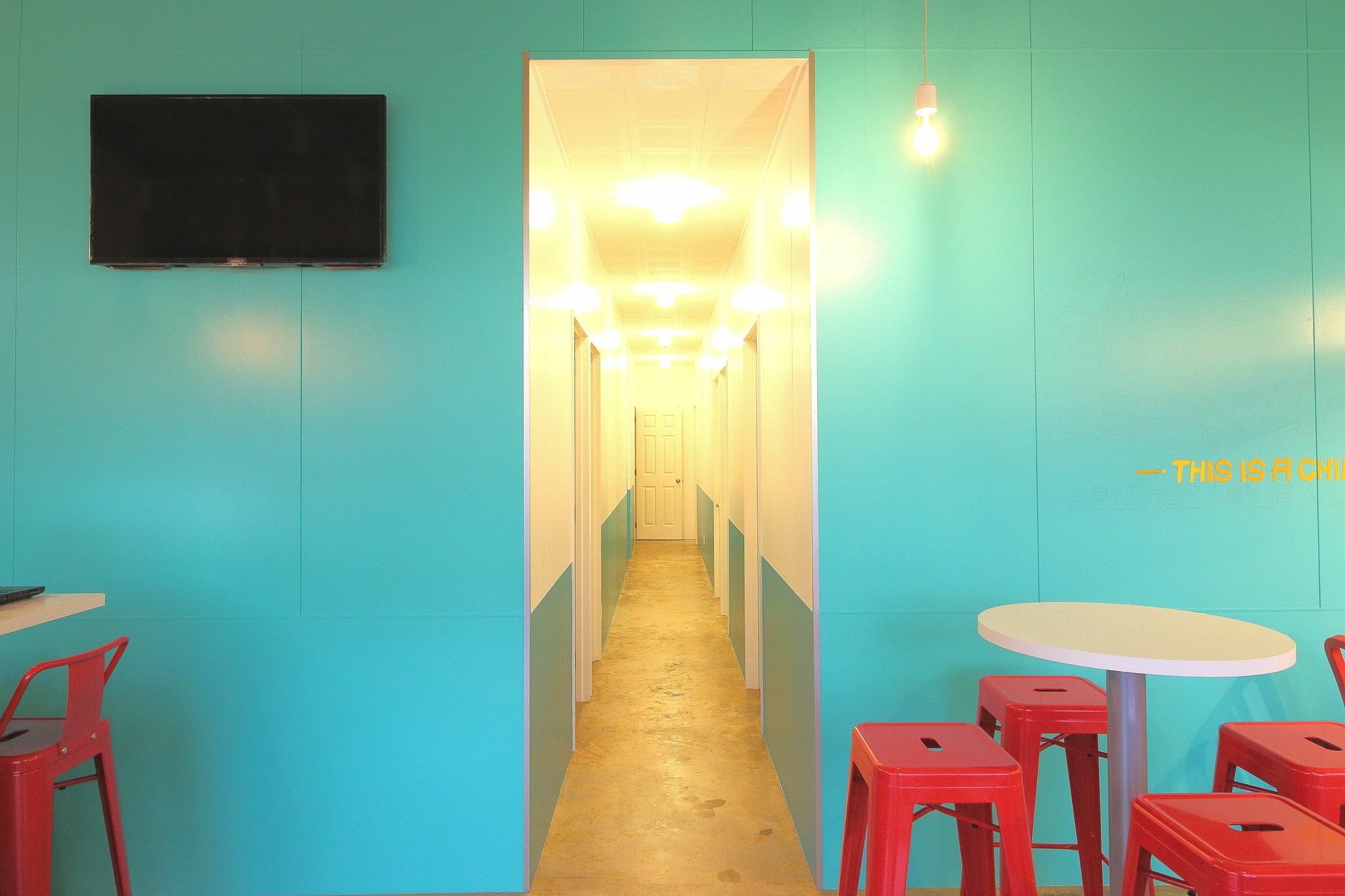 Seawall Hostel Chatan Bagian luar foto